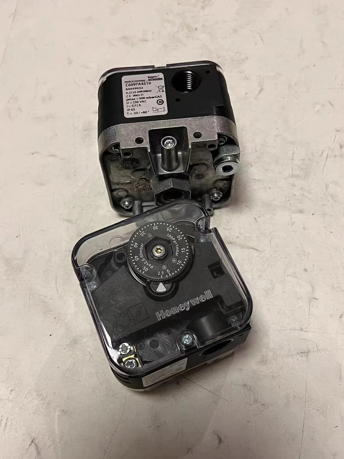 C6097A4310B/U Enhanced Pressure Switch for Gas Safety Control