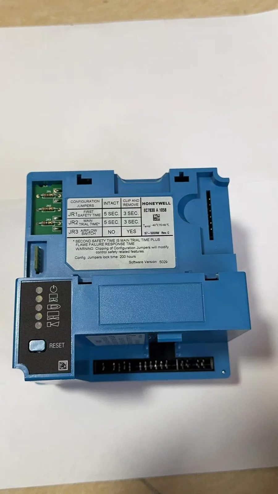 EC7830A1058/B Industrial Burner Relay Controller with Enhanced Safety Features