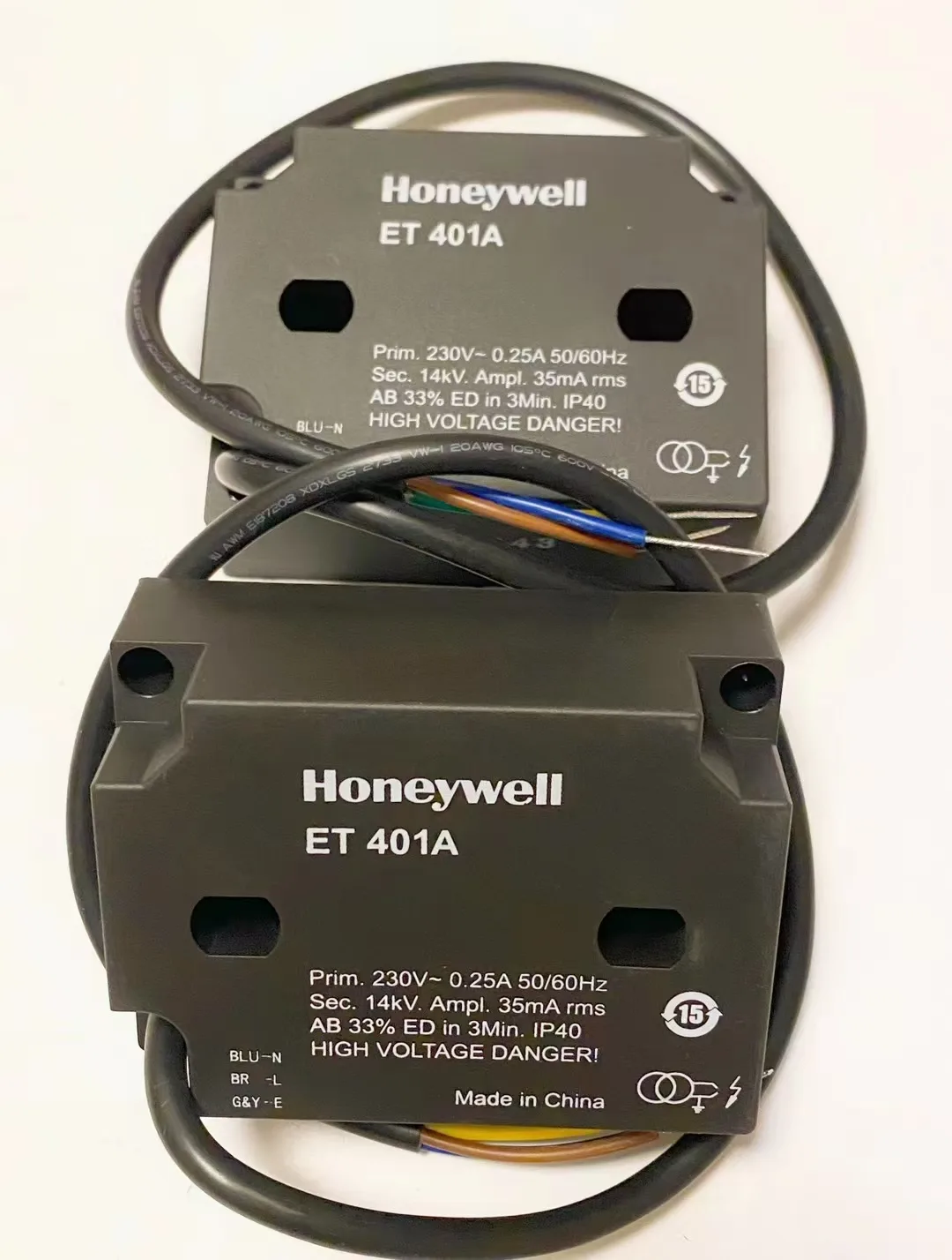 ET401A High Voltage Ignition Transformer for Burner Ignition Systems - View 1