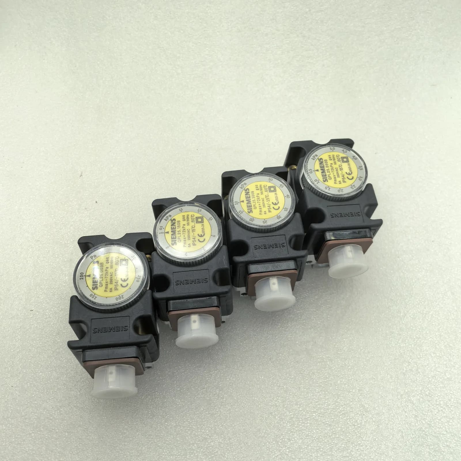L404F1078/U Pressure Switch for Industrial Steam & Air Pressure Monitoring