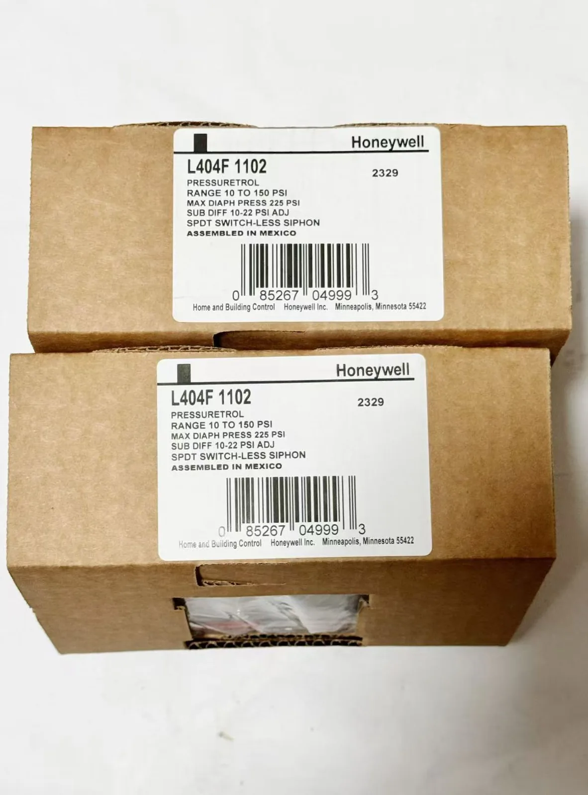 L404F1102/U Adjustable Pressure Switch for HVAC & Boiler System Control - View 1