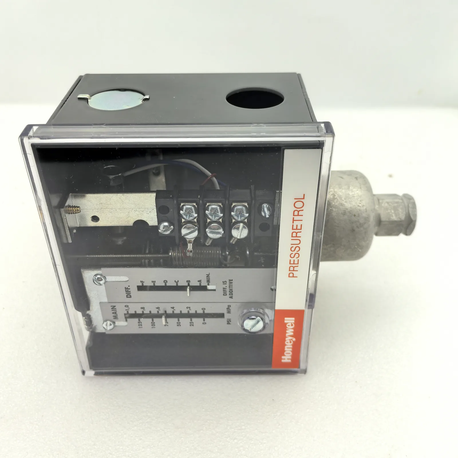 L4079A1050/U High‑Limit PressureTrol Controller for Safety Shutdown - View 1