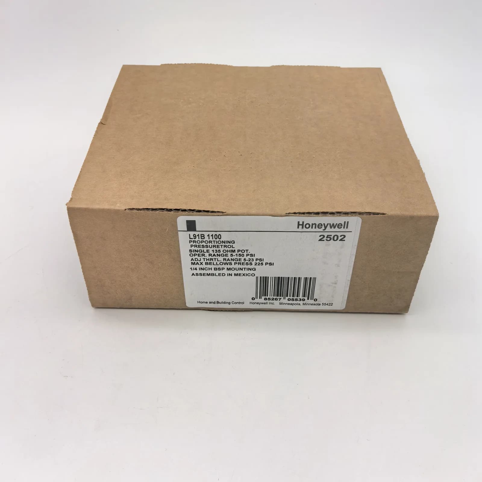 L91B1100/U Adjustable Pressure Controller for Industrial Gas Systems - View 1