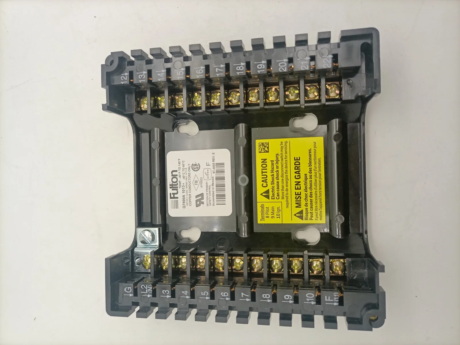 Q7800A1013/B Panel Mount Base for Burner Control Modules - View 1