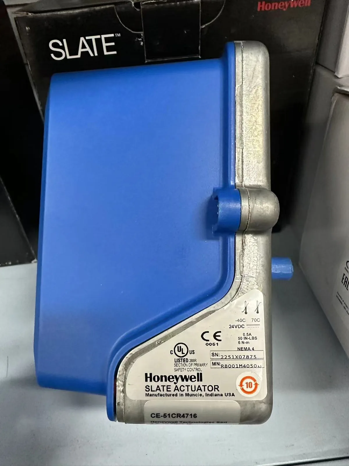 R8001M4050 Compact Servo Motor for Control Module Actuation - View 1