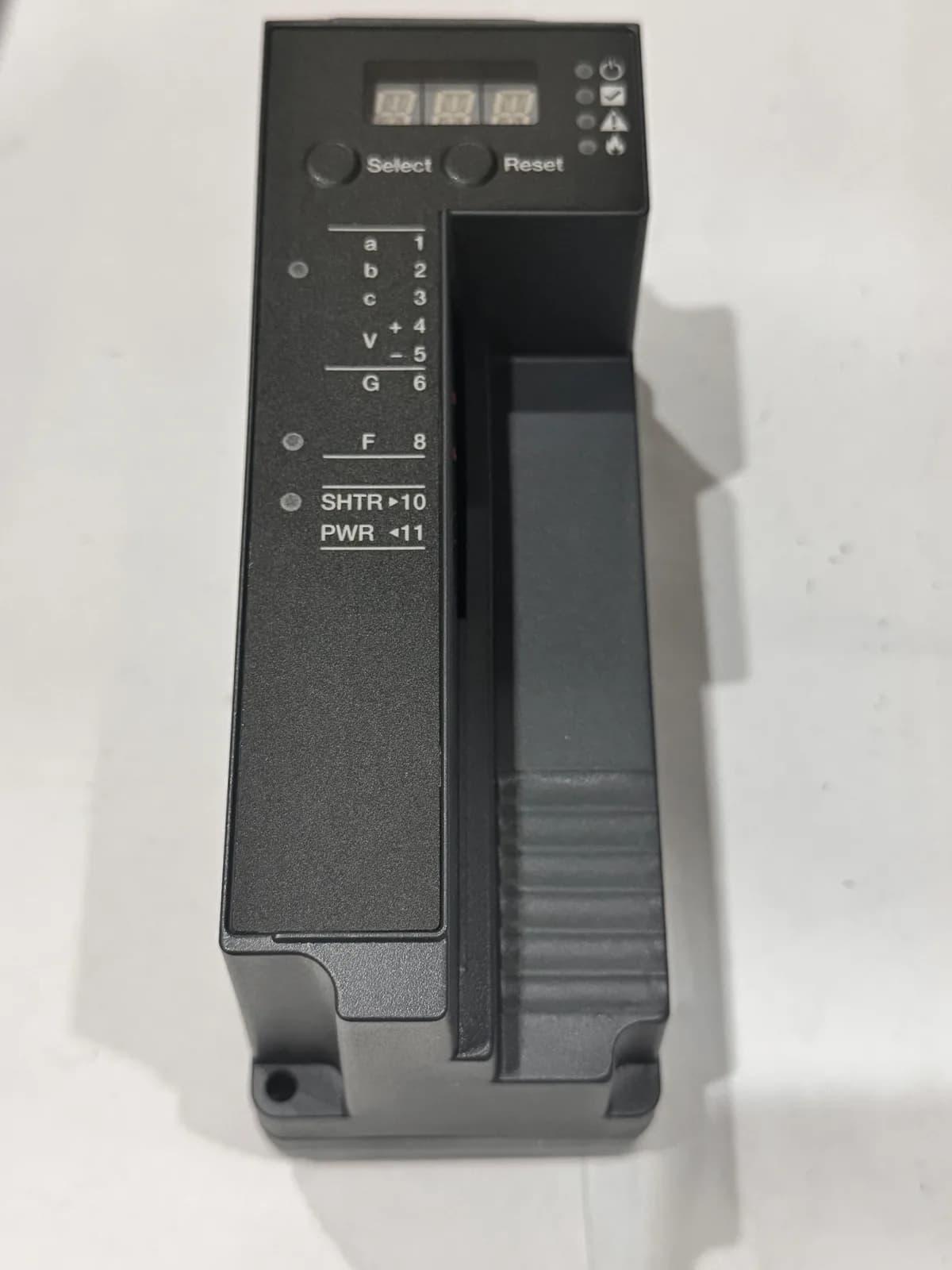 R8001S1051/U SLATE™ UV Shutter‑Check Flame Amplifier - View 1