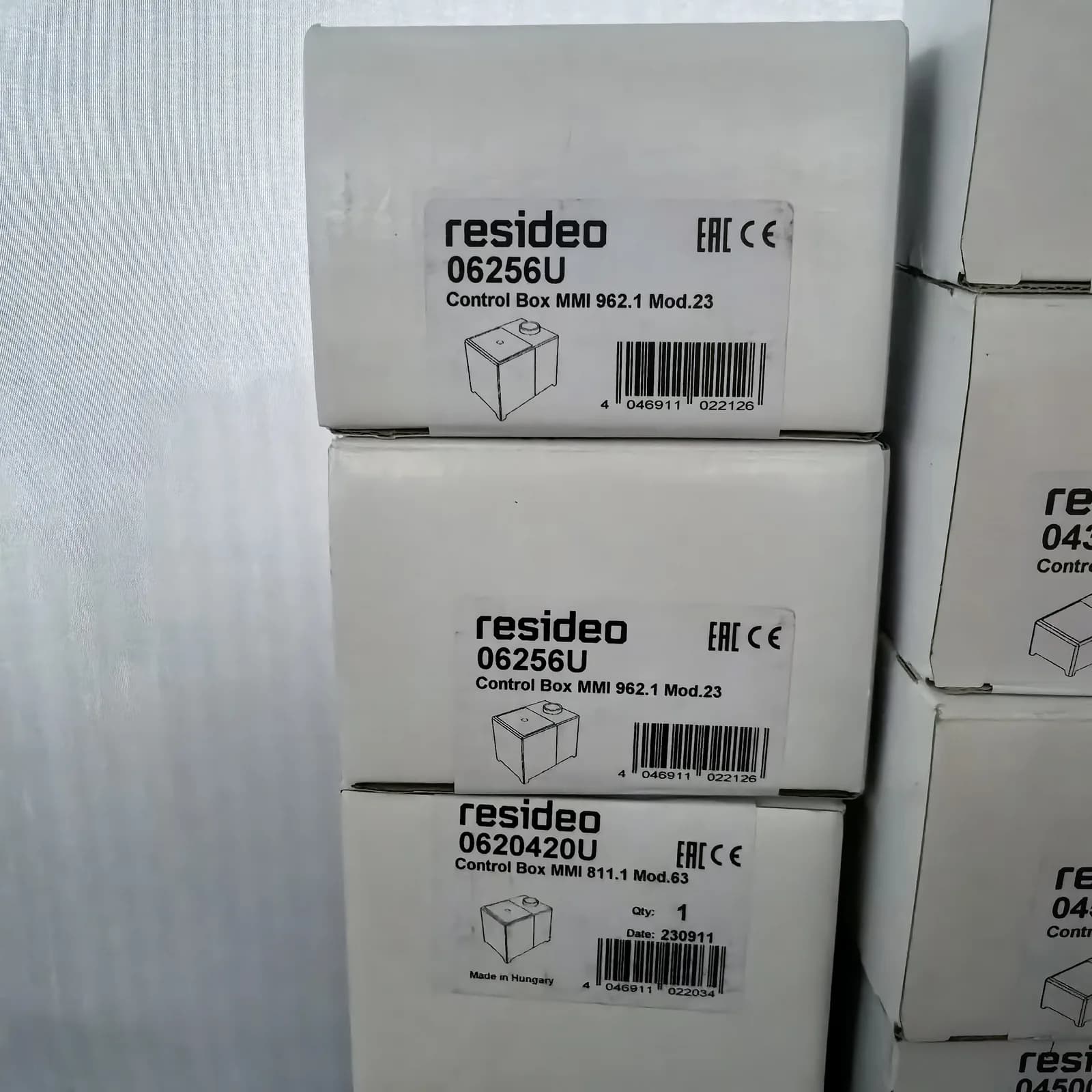 RM7800L1012/U 7800 Series Burner Control for On/Off Primary Burner Systems - View 1