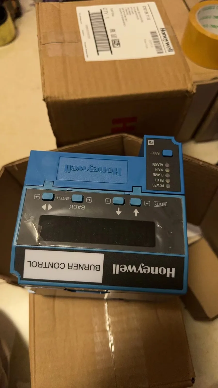 RM7800L1079/U 7800 Series Industrial Burner Control with Diagnostics - View 1