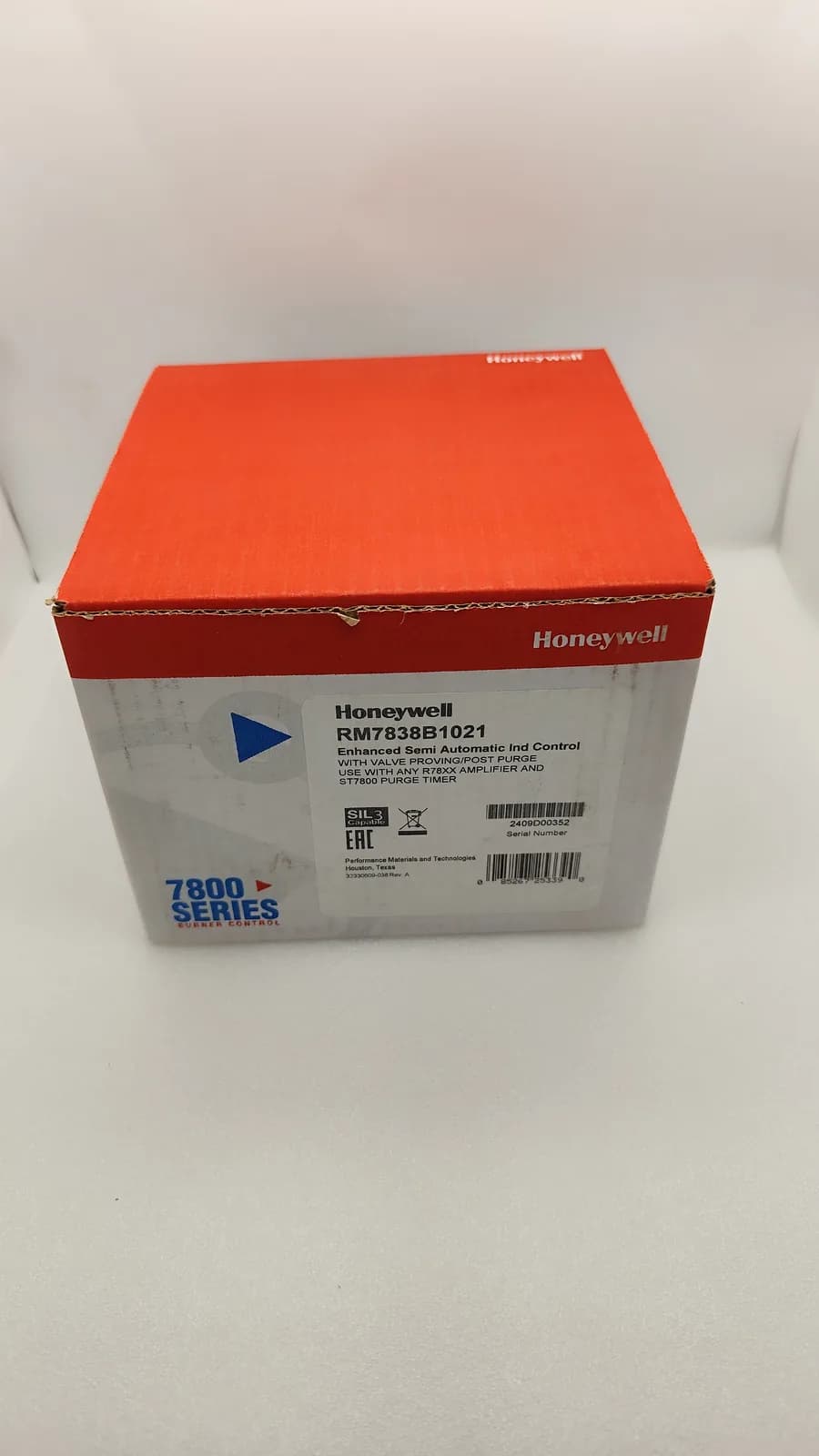 RM7838B1021/U 7800 Series Rugged Relay Control for Combustion - View 1