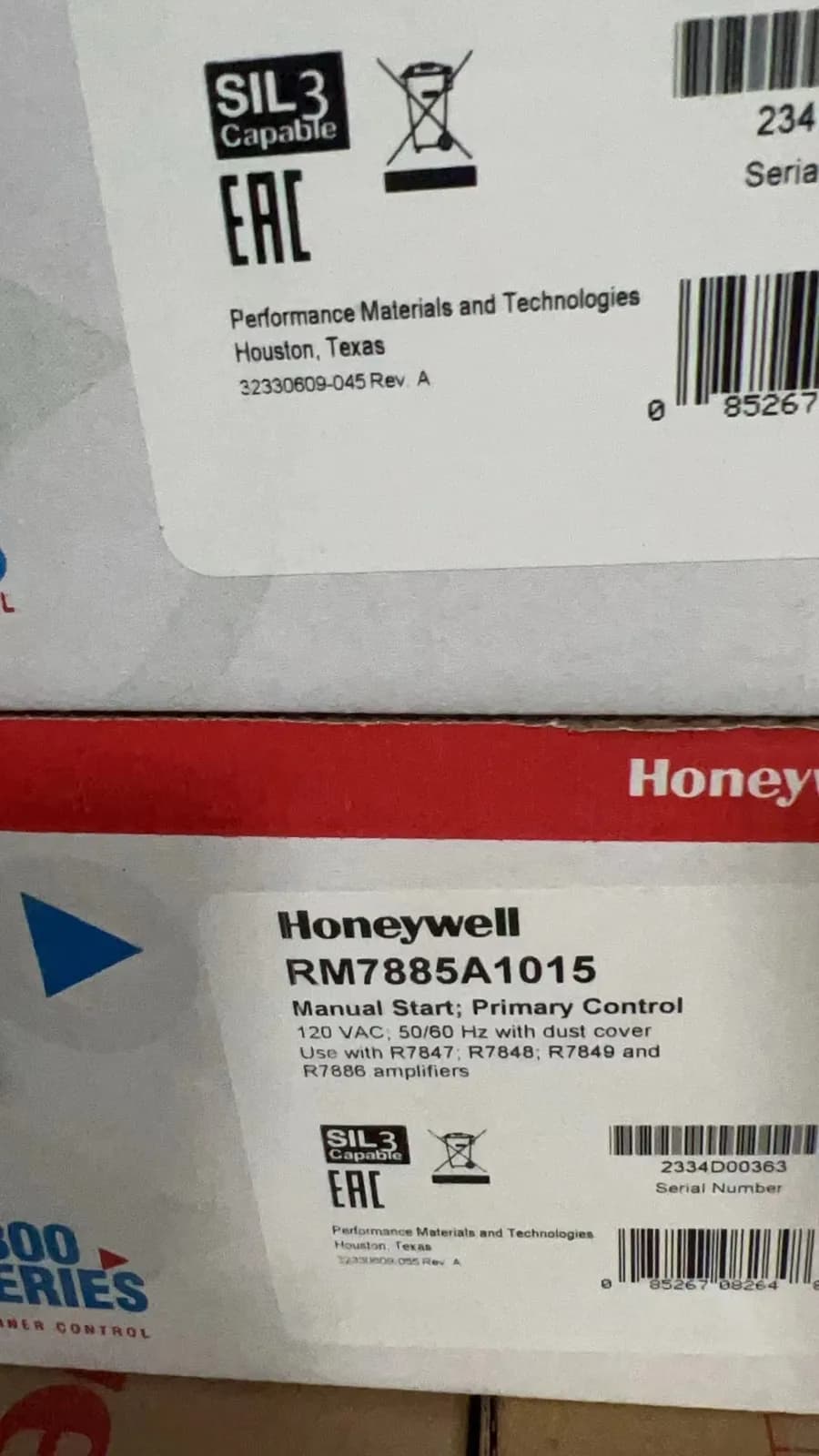 RM7885A1015/U 7800 Series Primary Burner Control Module - View 1