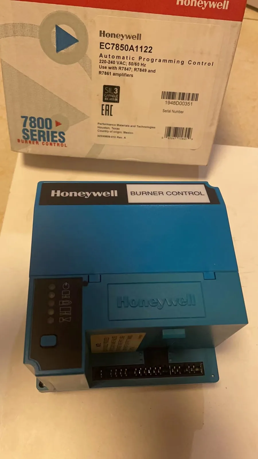 RM7890A1015/U 7800 Series Automatic Primary Burner Control - View 1