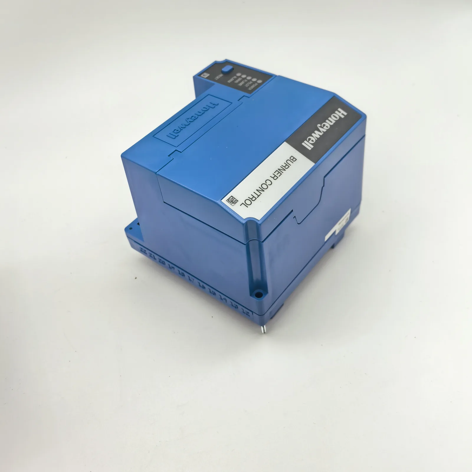 RM7890A1031/U 7800 Series Industrial Burner Control Unit - View 1