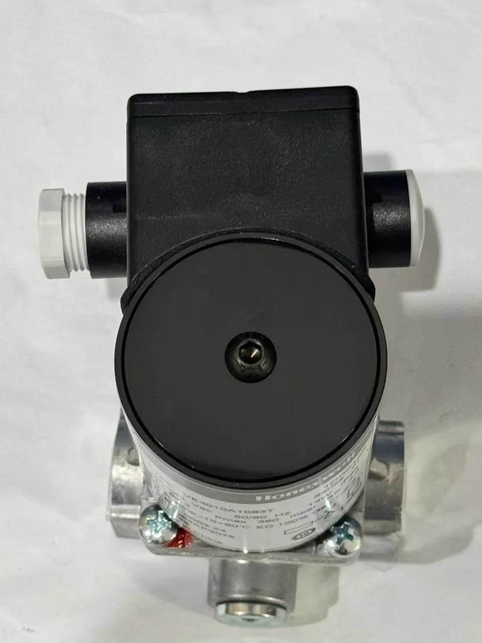 VE4010A1063T Fluid Power Actuator with Thermal Safety Interlock - View 1