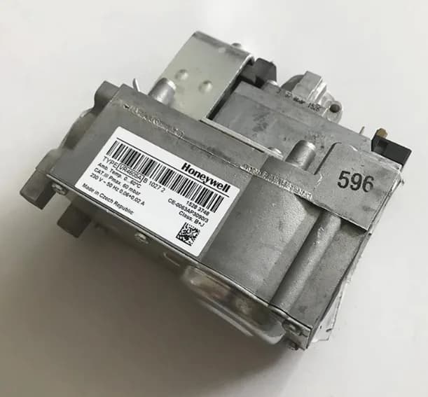 VR4605AB1027 Gas Solenoid Valve - View 1